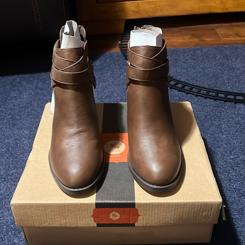 Brand new brown ball band heels